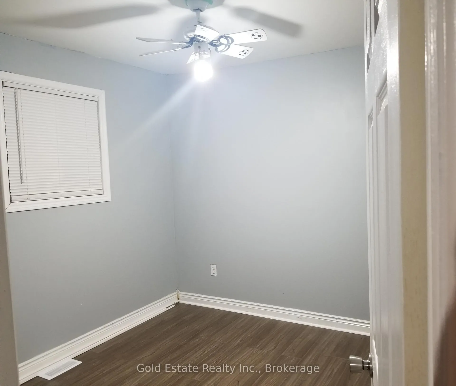Photo 7 of Unit Upper, 426 Langlois Avenue, Windsor — HOMEH