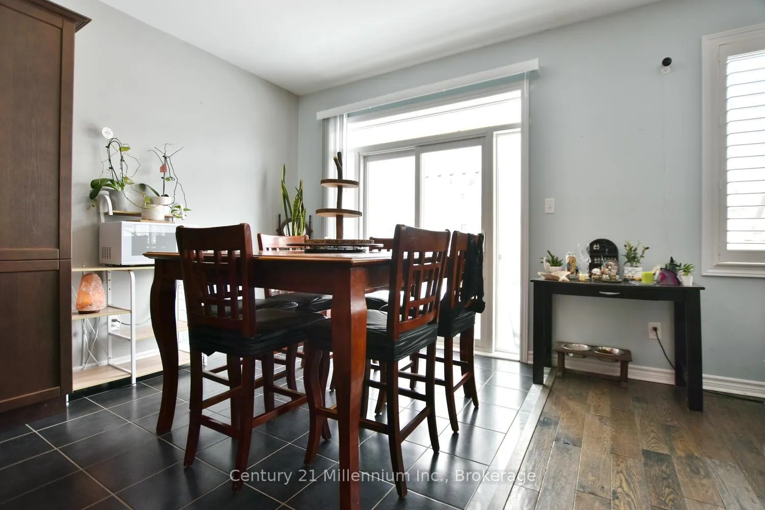 Photo 12 of 133 White Sands Way, Wasaga Beach — HOMEH