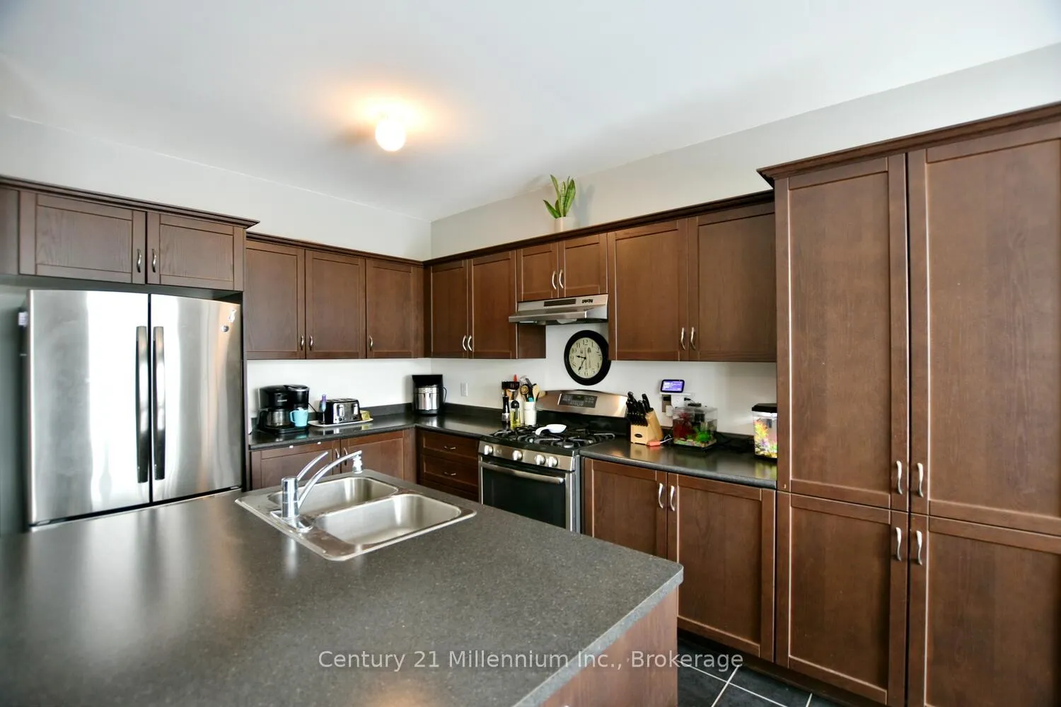 Photo 15 of 133 White Sands Way, Wasaga Beach — HOMEH