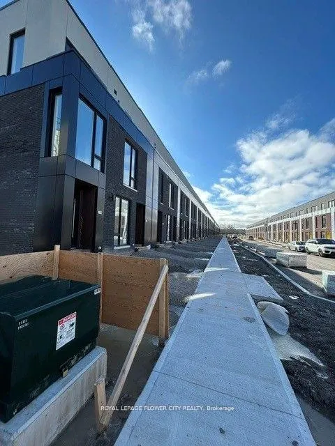 Photo 1 of 48 Everett Common, St. Catharines, Oakdale — HOMEH