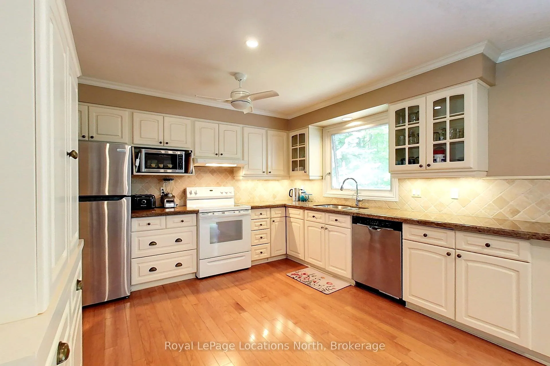 Photo 17 of 62 Parklane Crescent, Meaford — HOMEH