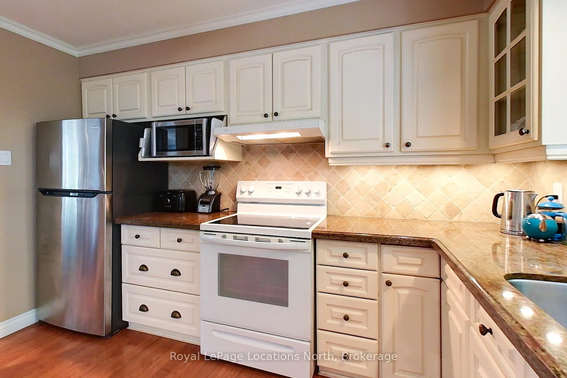 Photo 18 of 62 Parklane Crescent, Meaford — HOMEH