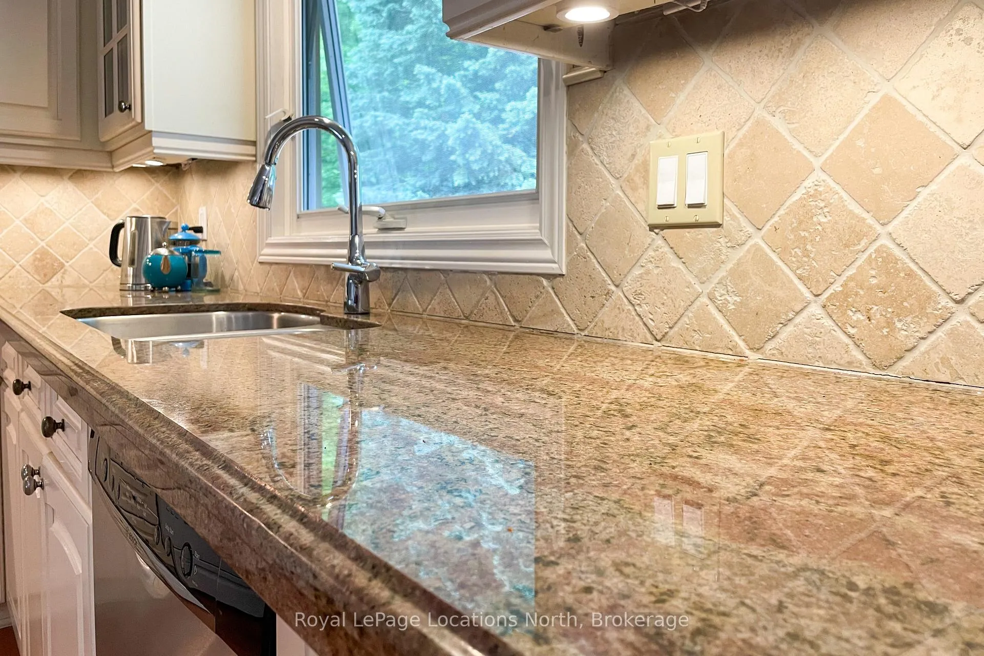 Photo 19 of 62 Parklane Crescent, Meaford — HOMEH