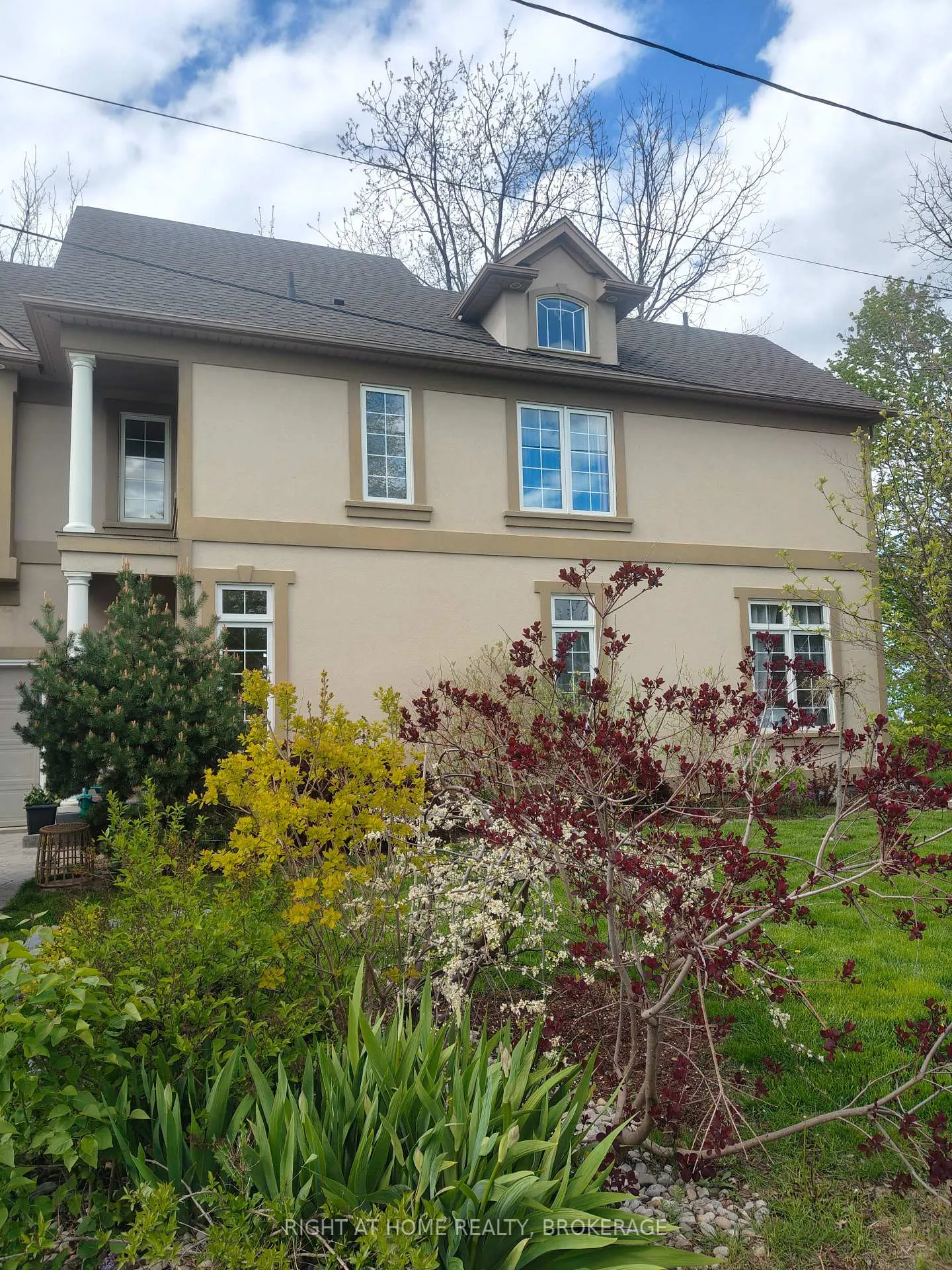 Photo 3 of 22 Ursula Avenue, St. Catharines, Burleigh Hill — HOMEH