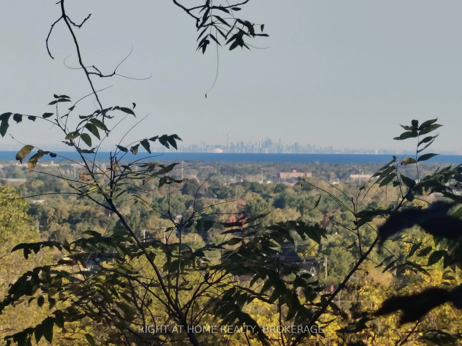 Photo 14 of 22 Ursula Avenue, St. Catharines, Burleigh Hill — HOMEH