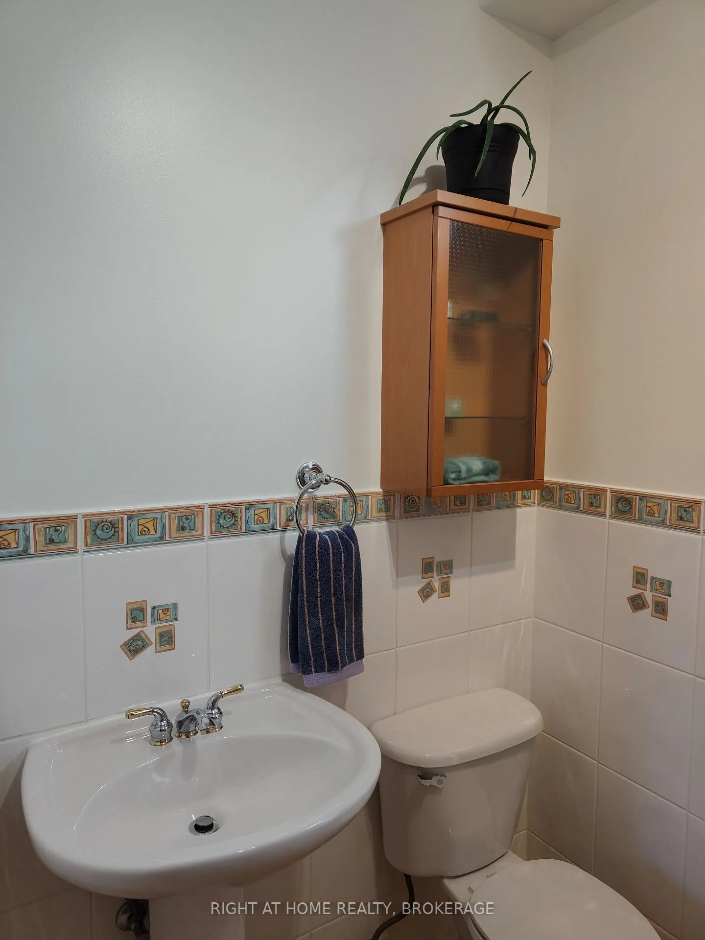 Photo 24 of 22 Ursula Avenue, St. Catharines, Burleigh Hill — HOMEH