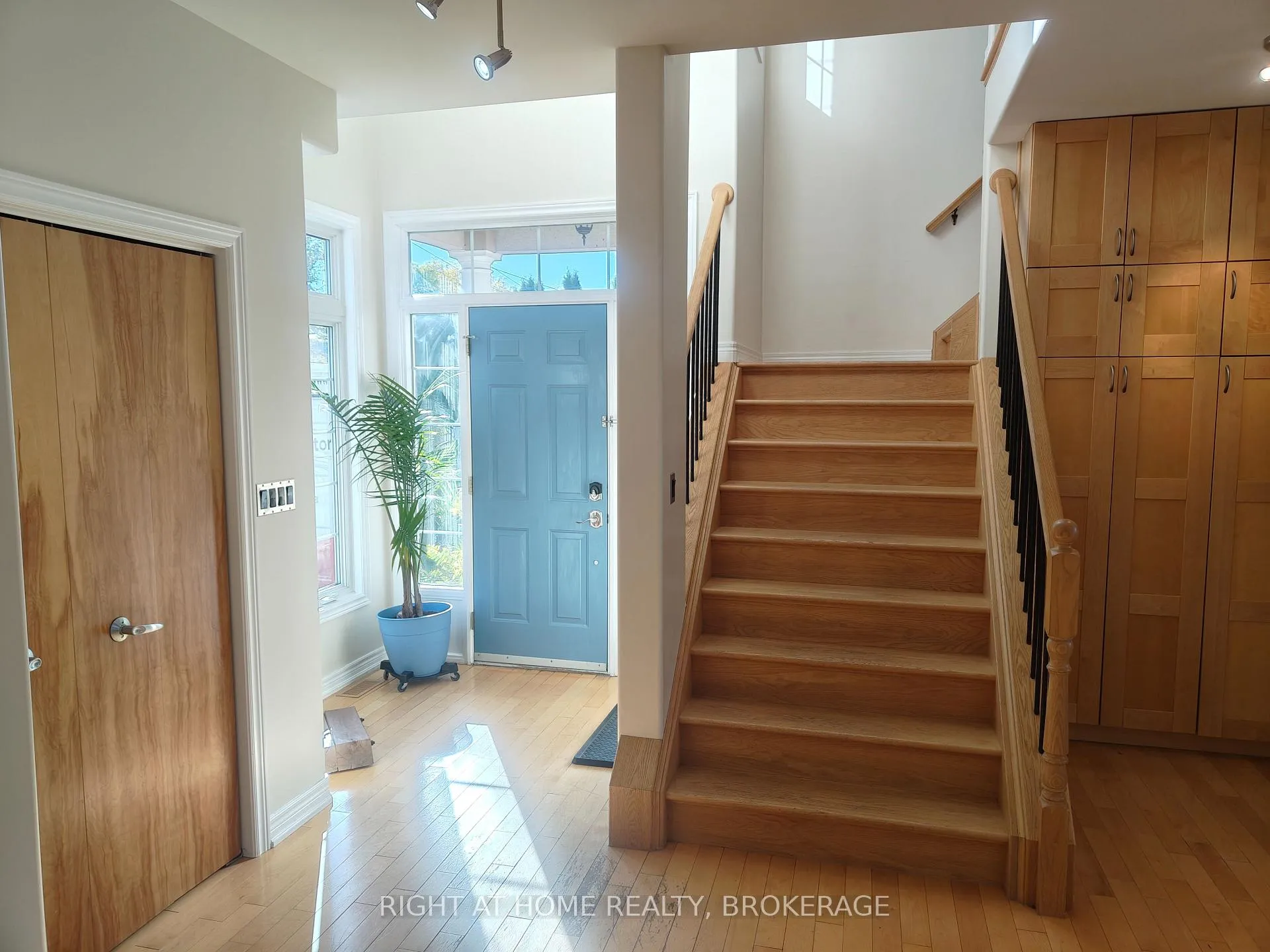 Photo 25 of 22 Ursula Avenue, St. Catharines, Burleigh Hill — HOMEH