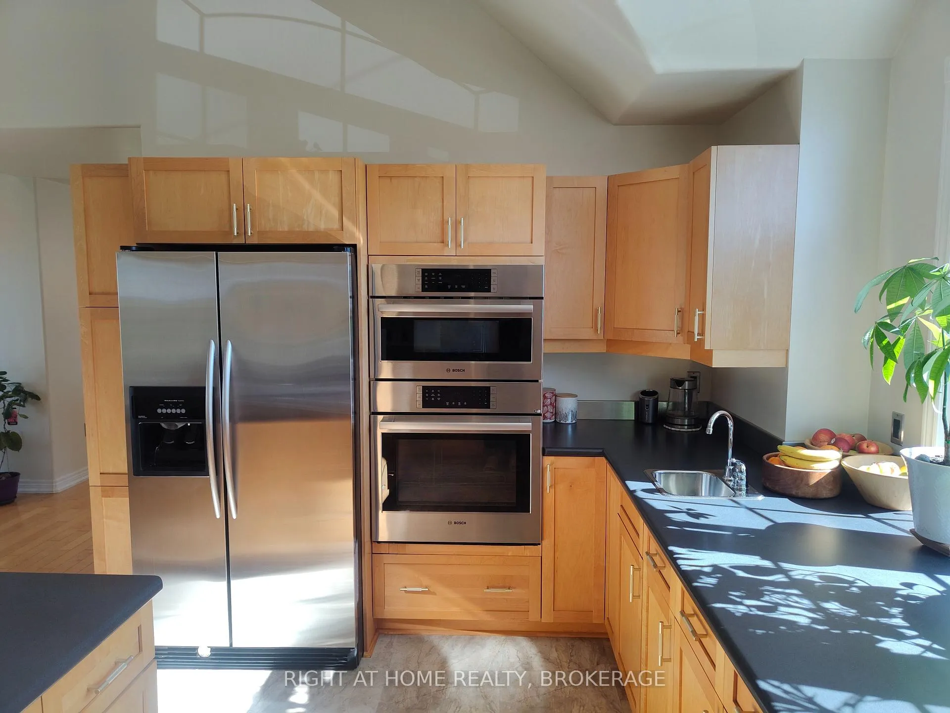 Photo 32 of 22 Ursula Avenue, St. Catharines, Burleigh Hill — HOMEH