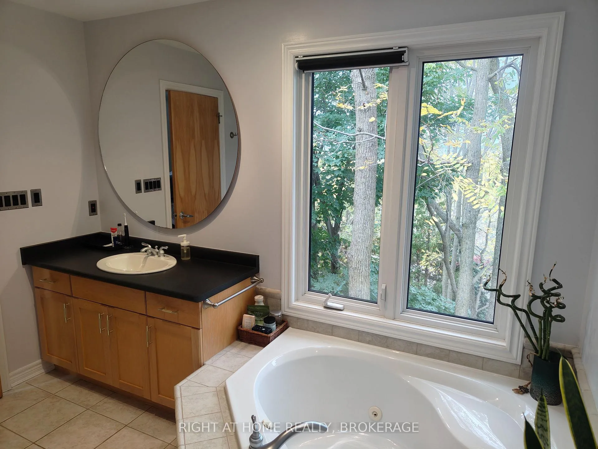 Photo 40 of 22 Ursula Avenue, St. Catharines, Burleigh Hill — HOMEH