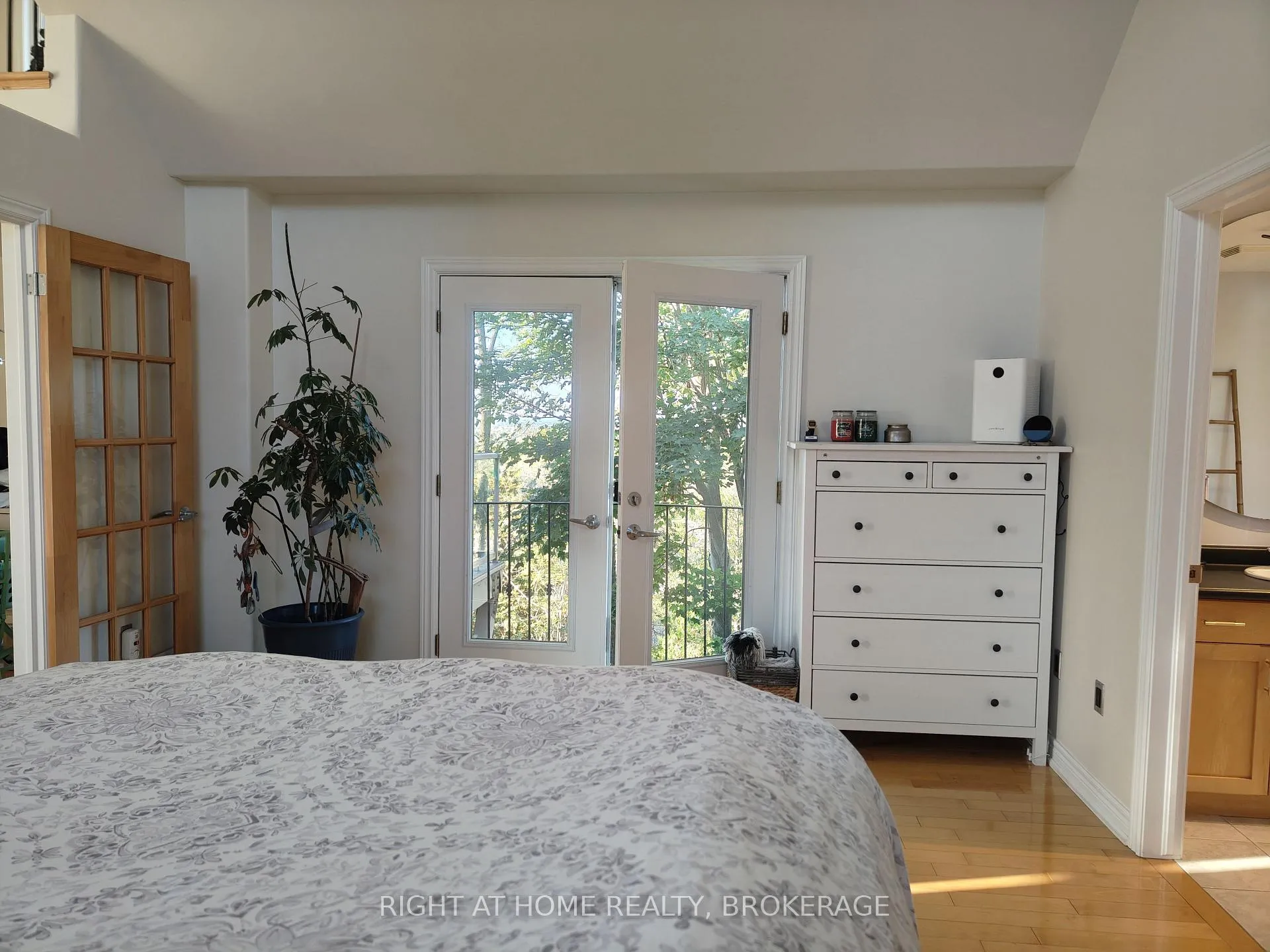 Photo 43 of 22 Ursula Avenue, St. Catharines, Burleigh Hill — HOMEH