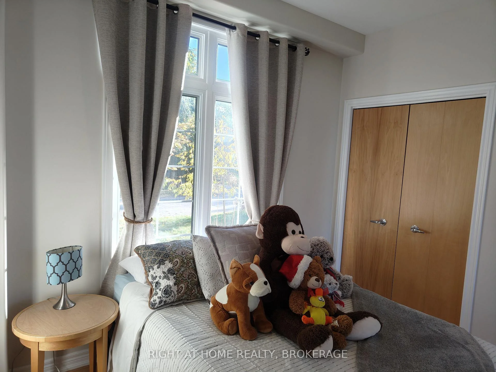 Photo 26 of 22 Ursula Avenue, St. Catharines, Burleigh Hill — HOMEH