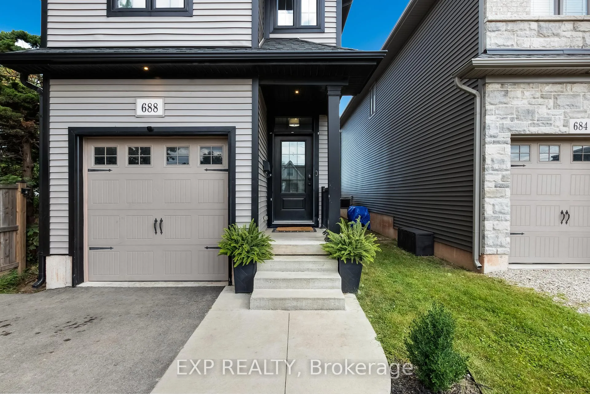 Photo 2 of 688 Dunn Avenue, Hamilton, Parkview — HOMEH