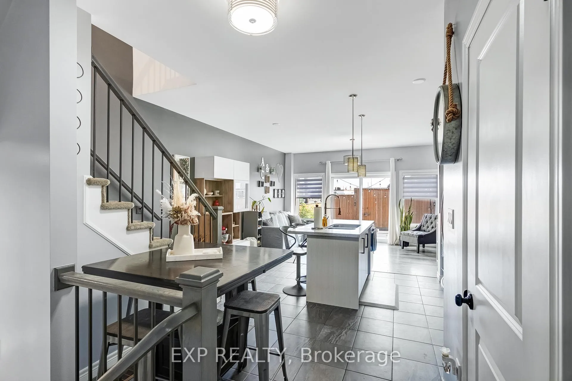 Photo 4 of 688 Dunn Avenue, Hamilton, Parkview — HOMEH