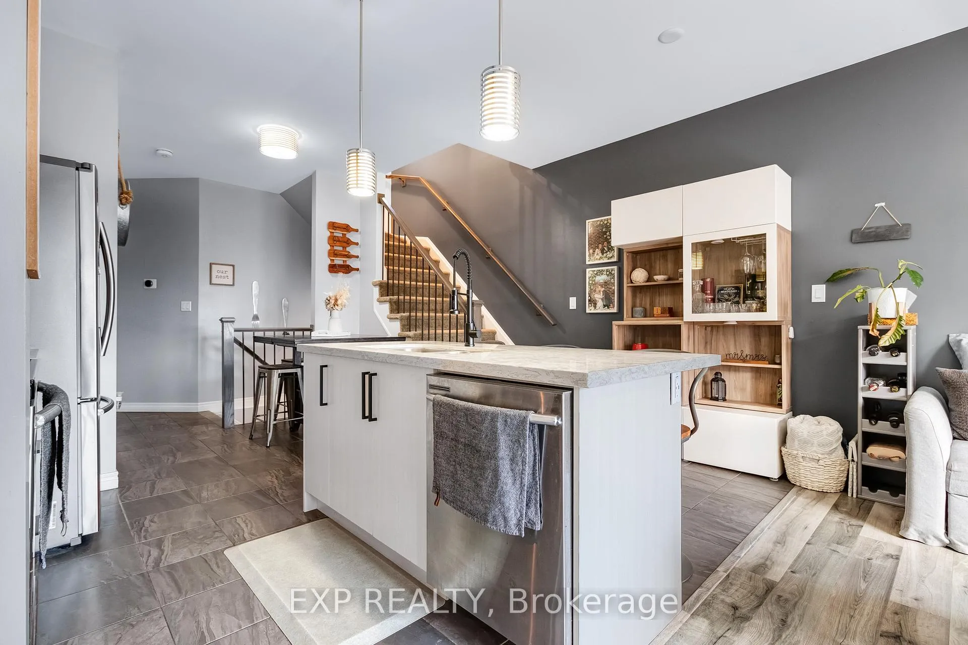 Photo 5 of 688 Dunn Avenue, Hamilton, Parkview — HOMEH