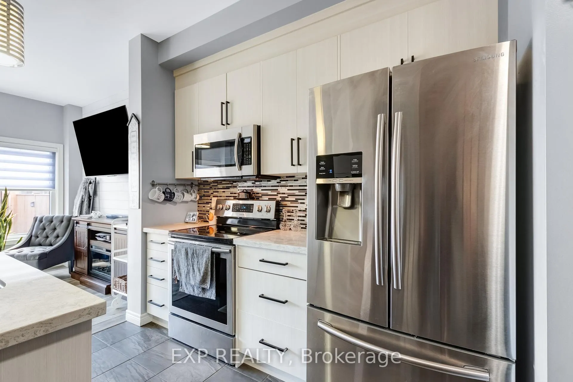Photo 10 of 688 Dunn Avenue, Hamilton, Parkview — HOMEH