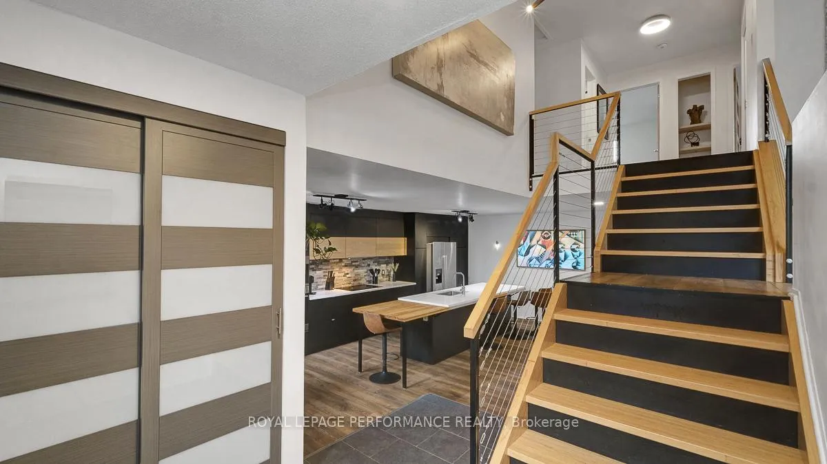 Photo 2 of 510 Foxview Place, Ottawa, CFB Rockcliffe and Area — HOMEH