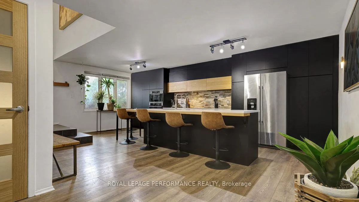 Photo 4 of 510 Foxview Place, Ottawa, CFB Rockcliffe and Area — HOMEH