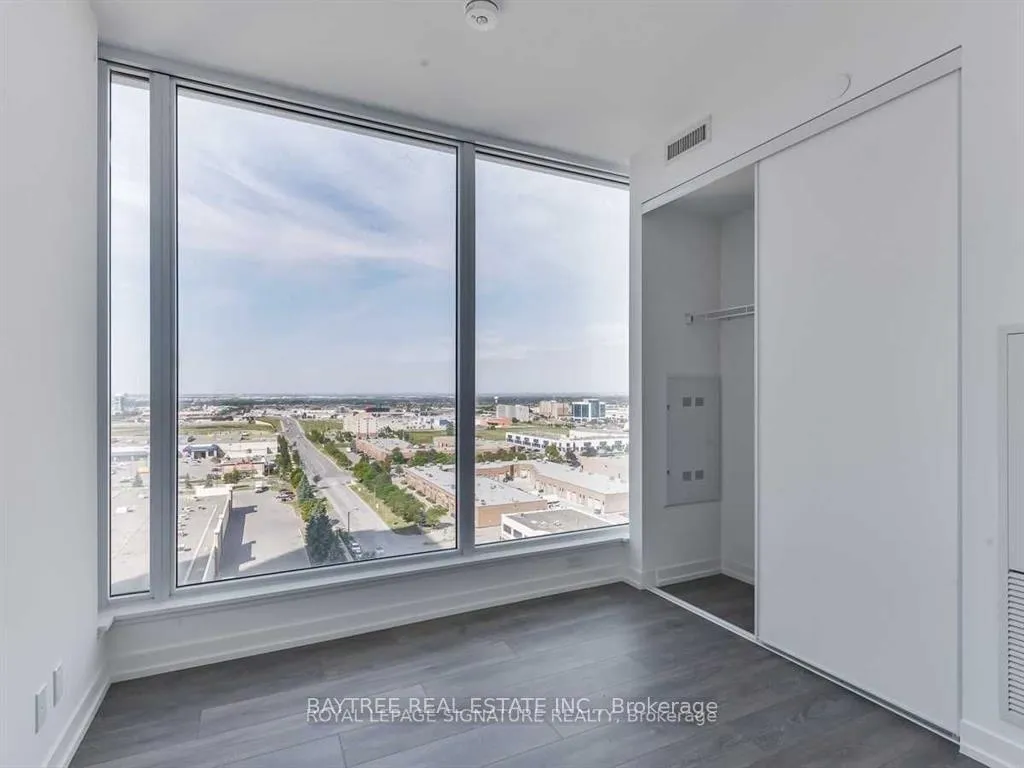 Photo 7 of Unit 1910, 5 Buttermill Avenue, Vaughan, Vaughan Corporate Centre — HOMEH