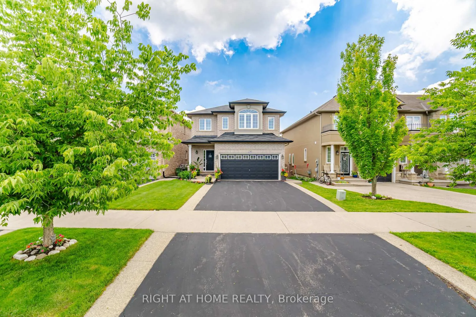 Photo 2 of 156 Gunby Boulevard, Hamilton, Waterdown — HOMEH