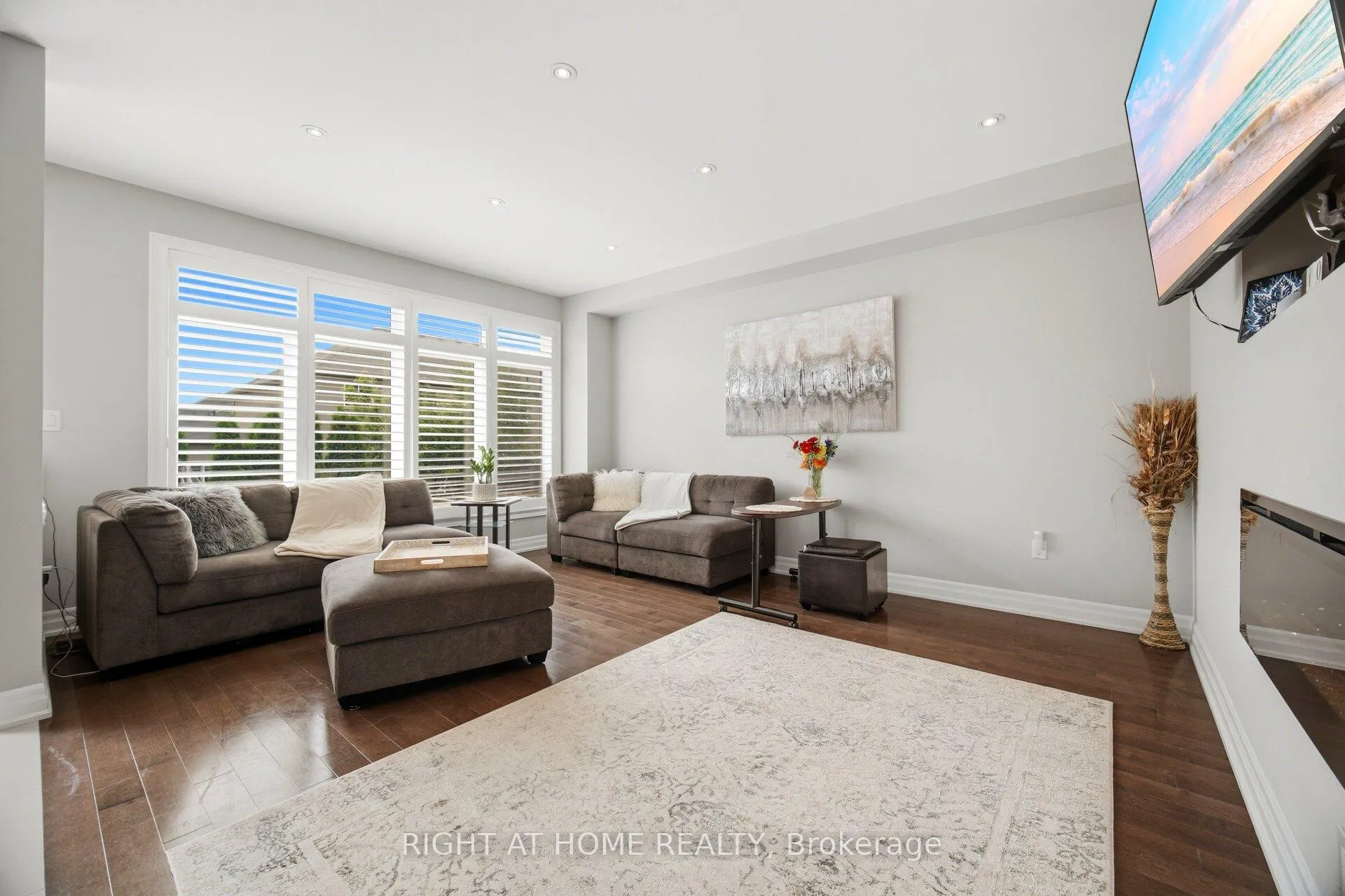 Photo 10 of 156 Gunby Boulevard, Hamilton, Waterdown — HOMEH