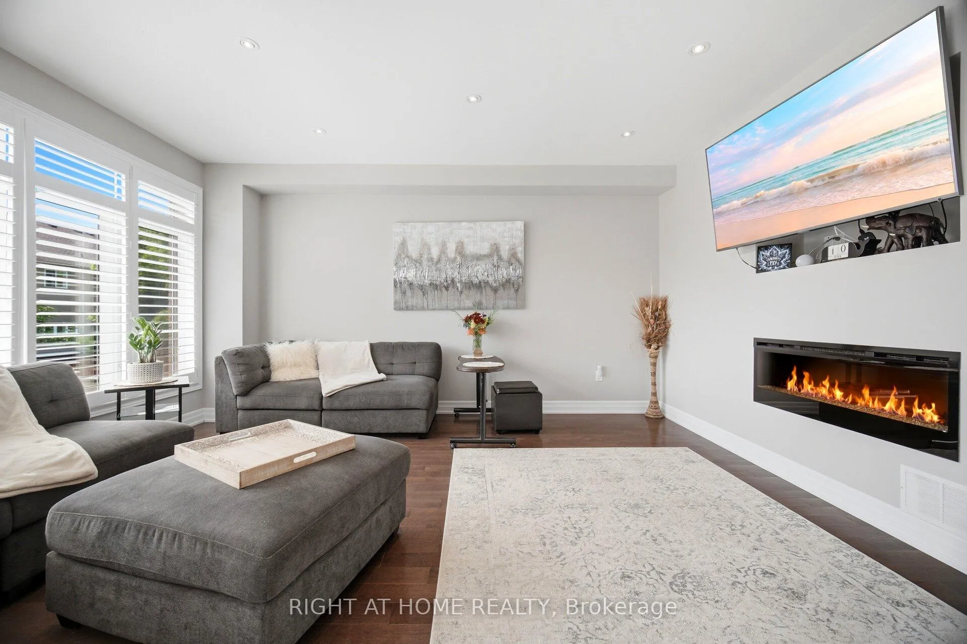 Photo 11 of 156 Gunby Boulevard, Hamilton, Waterdown — HOMEH
