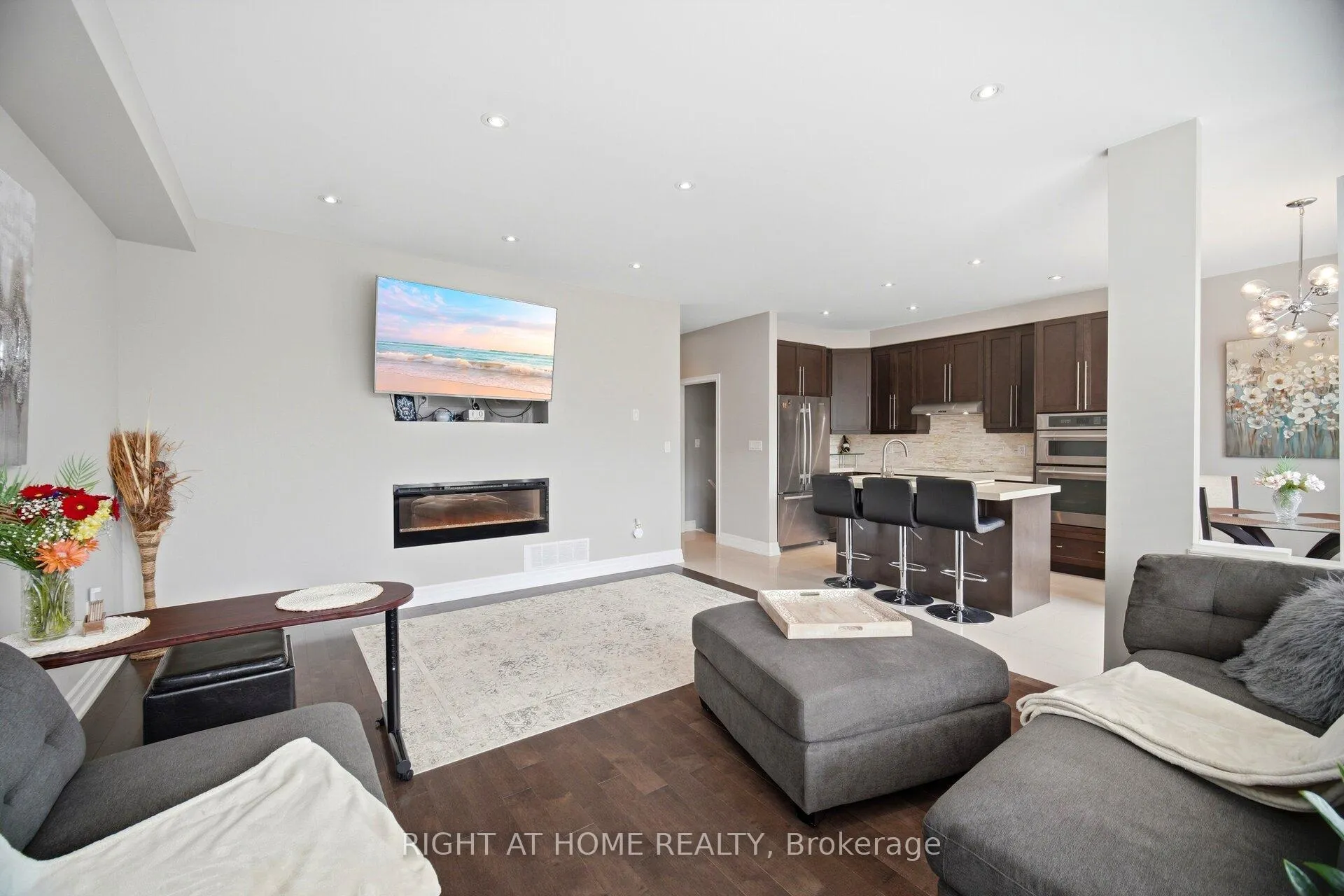Photo 13 of 156 Gunby Boulevard, Hamilton, Waterdown — HOMEH