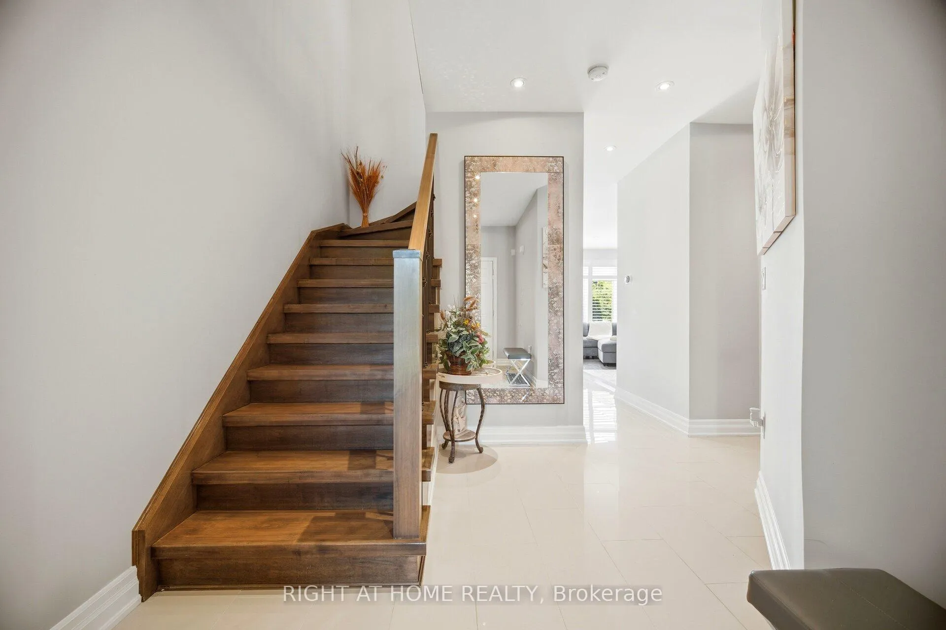 Photo 16 of 156 Gunby Boulevard, Hamilton, Waterdown — HOMEH