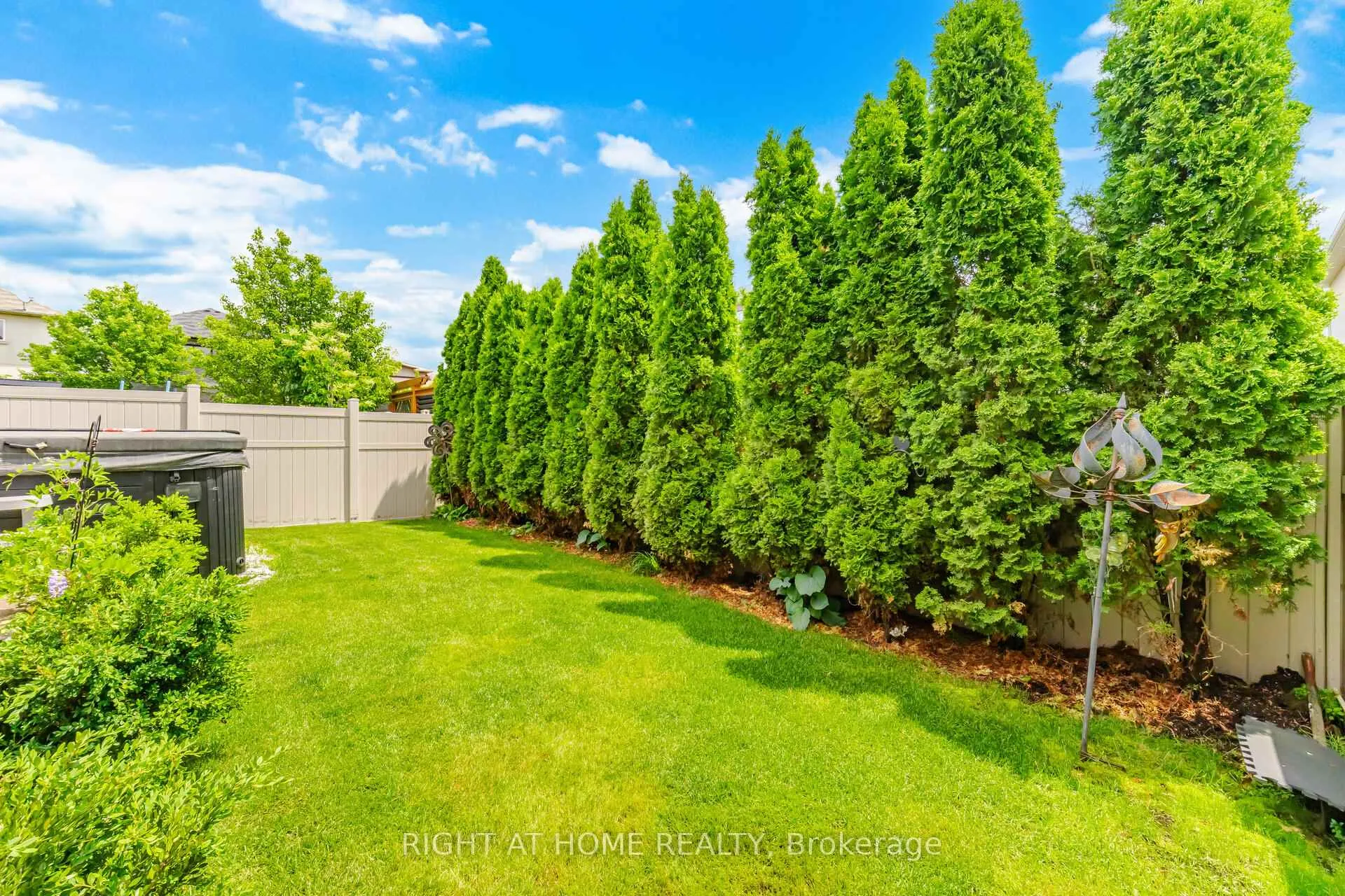 Photo 43 of 156 Gunby Boulevard, Hamilton, Waterdown — HOMEH