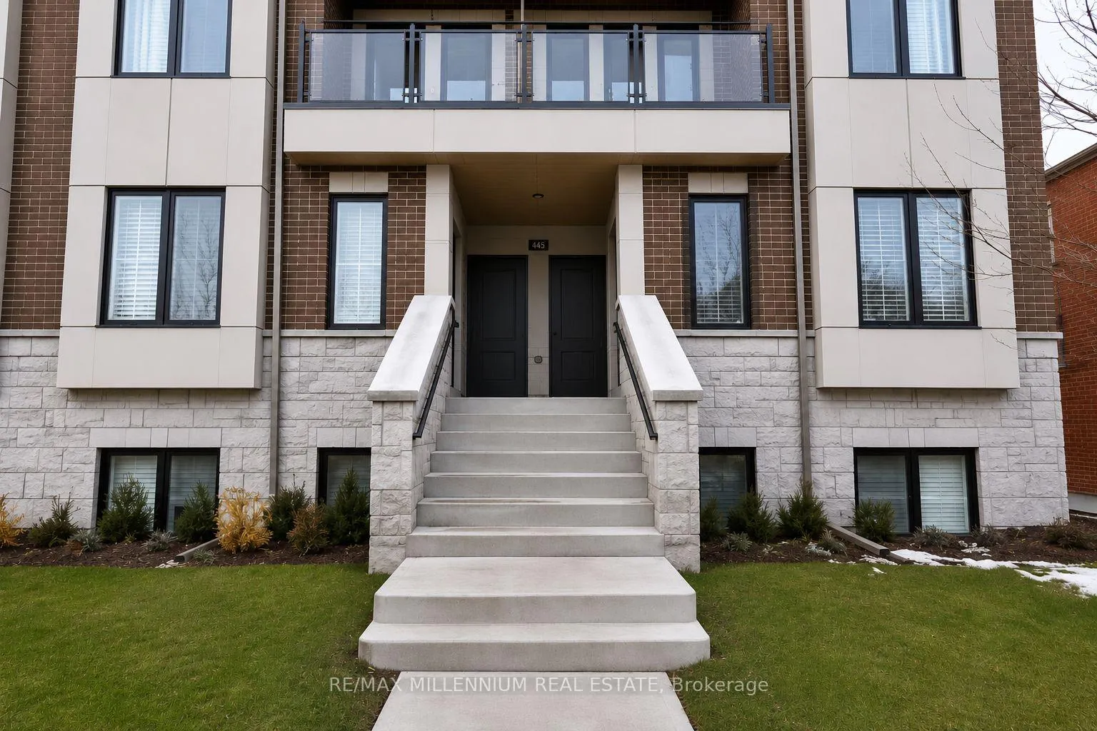 Photo 3 of Unit 110, 256 Royal York Boulevard, Etobicoke, Mimico — HOMEH
