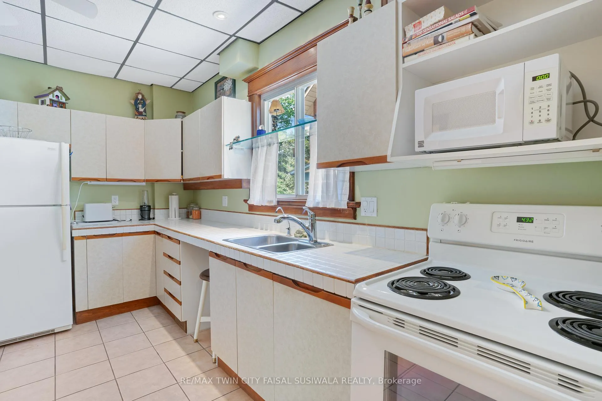 Photo 14 of 130 Moore Avenue, Kitchener — HOMEH