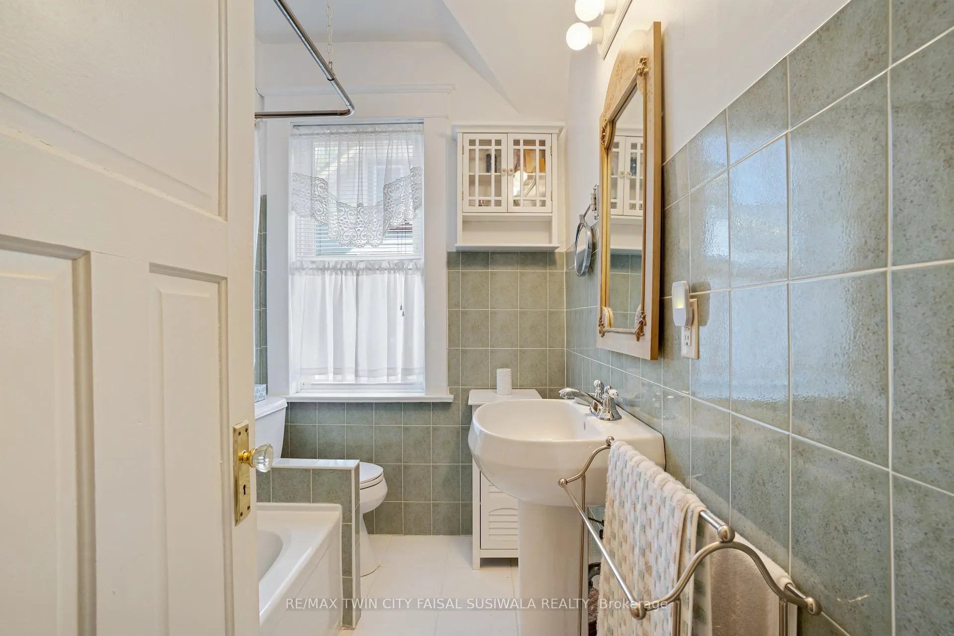 Photo 26 of 130 Moore Avenue, Kitchener — HOMEH