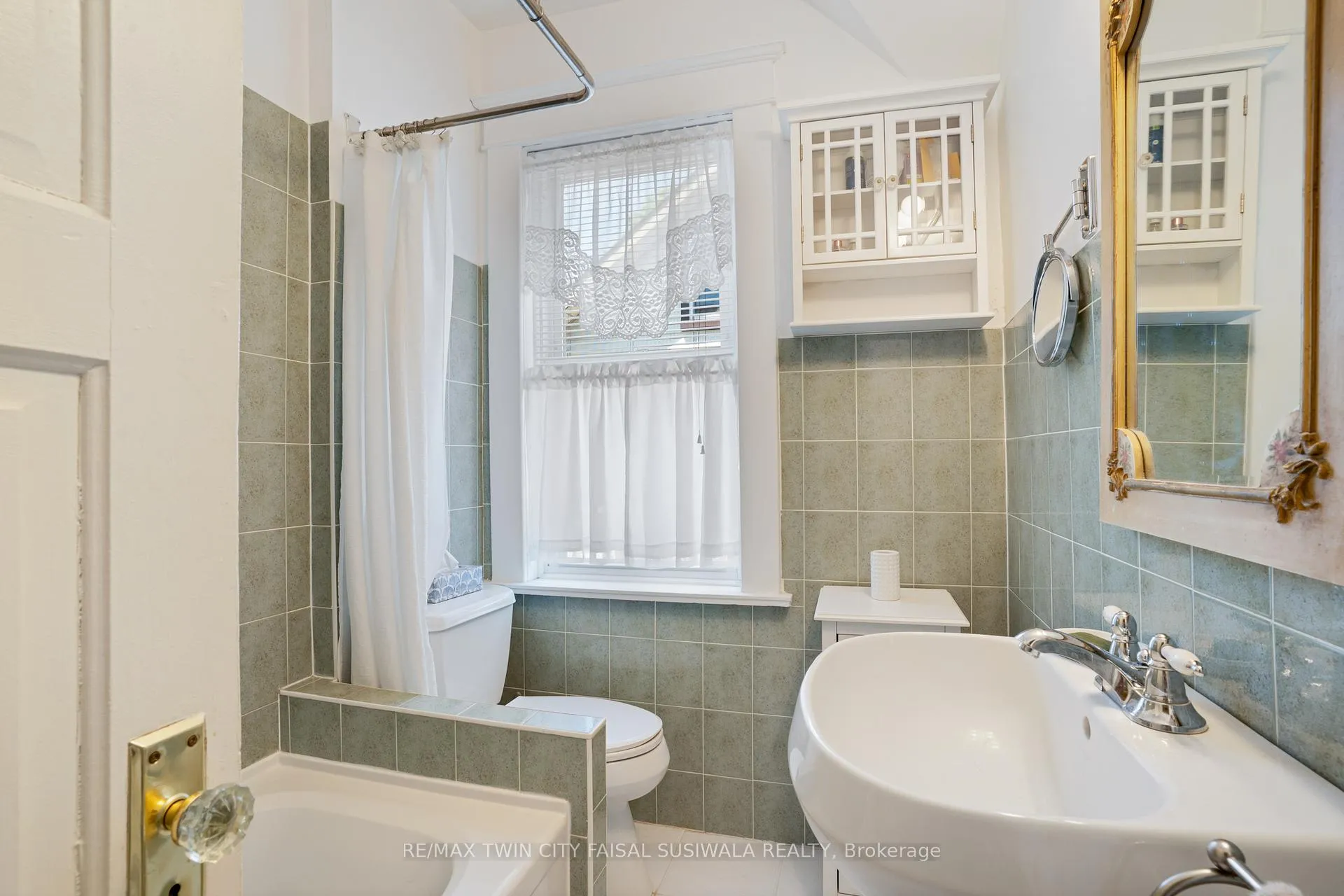 Photo 27 of 130 Moore Avenue, Kitchener — HOMEH