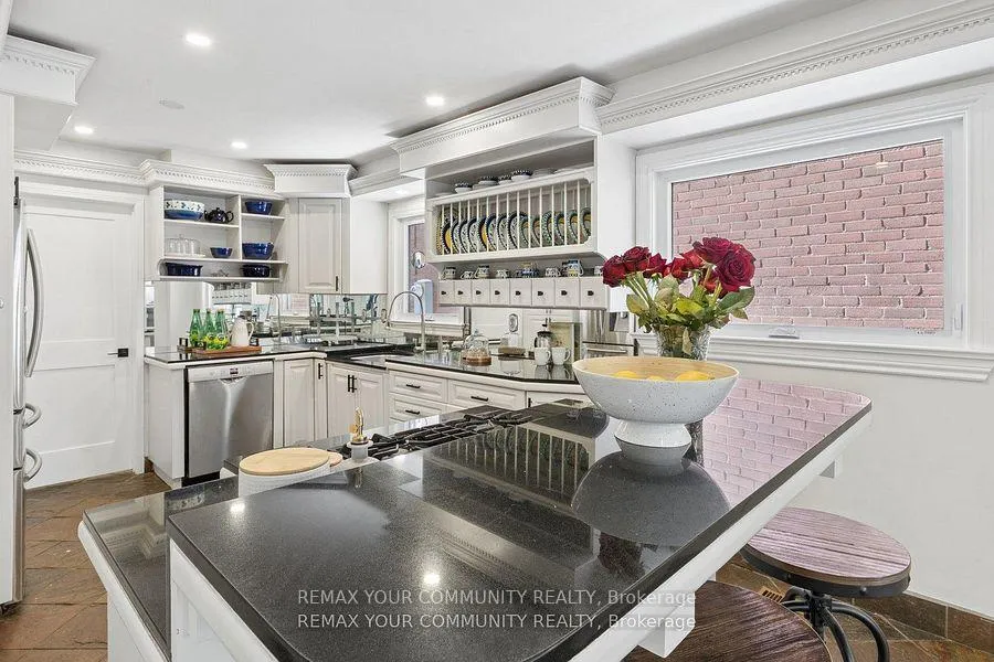 Photo 11 of 16 Autumn Way, Aurora, Aurora Heights — HOMEH