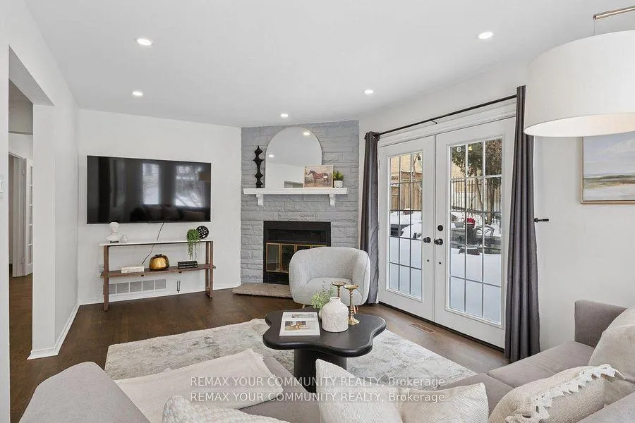 Photo 16 of 16 Autumn Way, Aurora, Aurora Heights — HOMEH