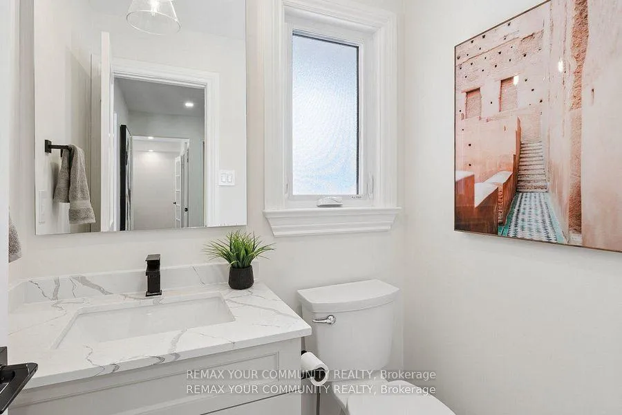 Photo 17 of 16 Autumn Way, Aurora, Aurora Heights — HOMEH