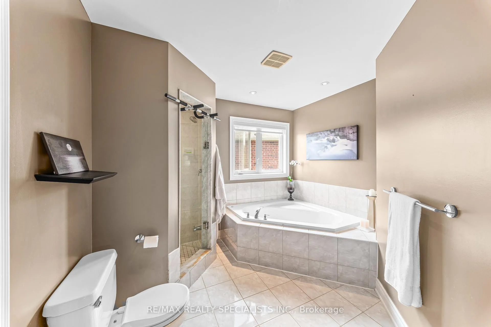 Photo 22 of 33 Delphinium Way, Brampton, Northwest Sandalwood Parkway — HOMEH