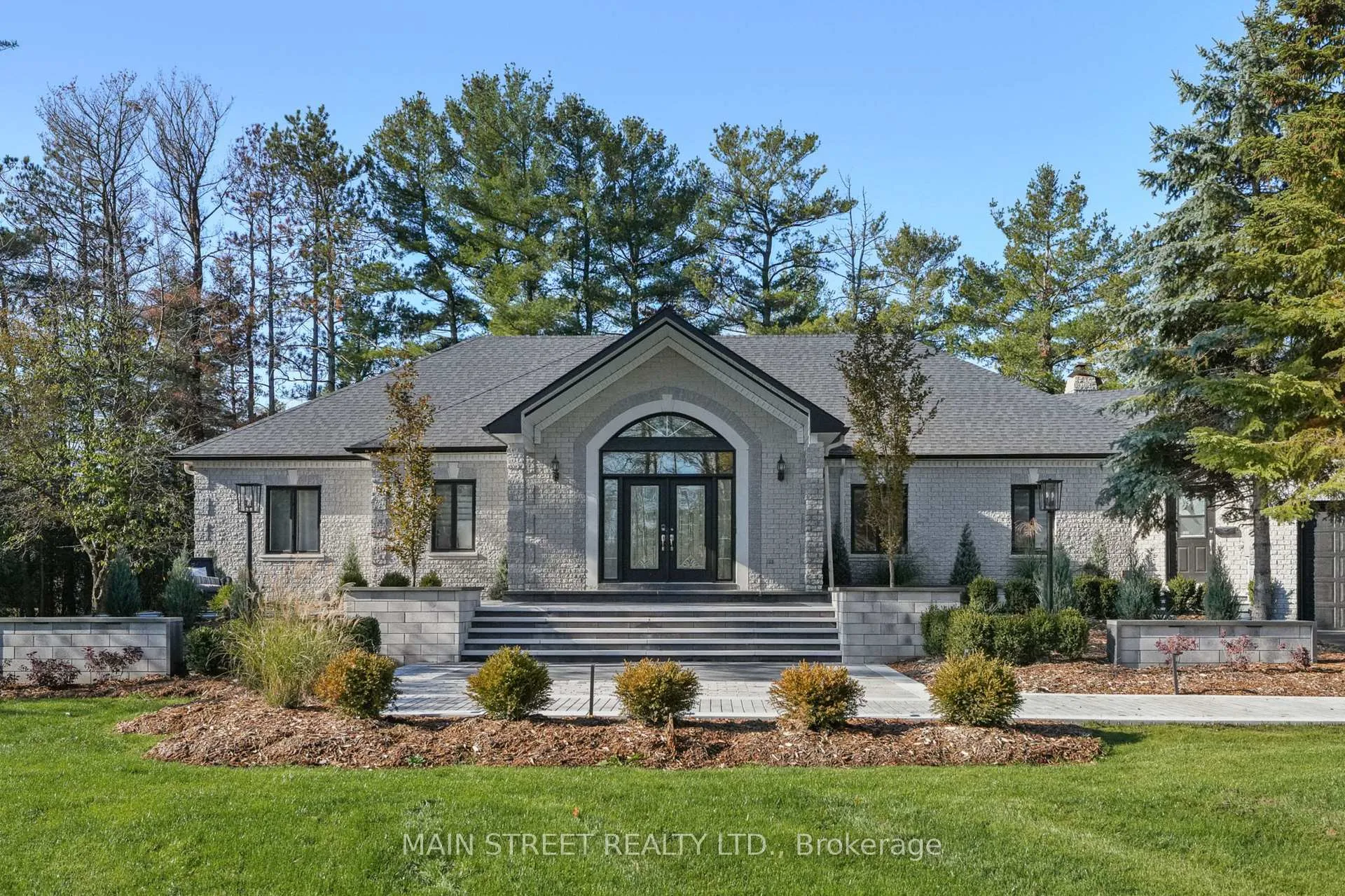 Photo 4 of 2 Gooseberry Lane, Uxbridge, Rural Uxbridge — HOMEH