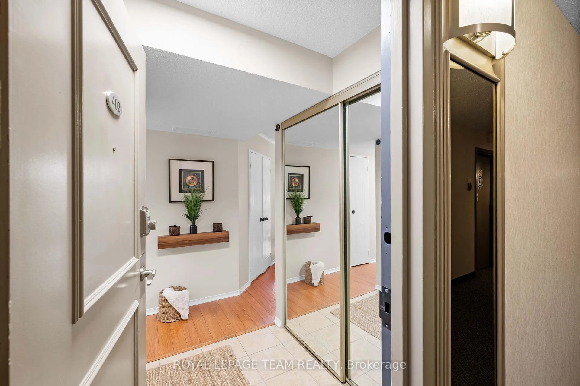Photo 4 of Unit 402, 1705 Playfair Drive, Ottawa, Playfair Park — HOMEH