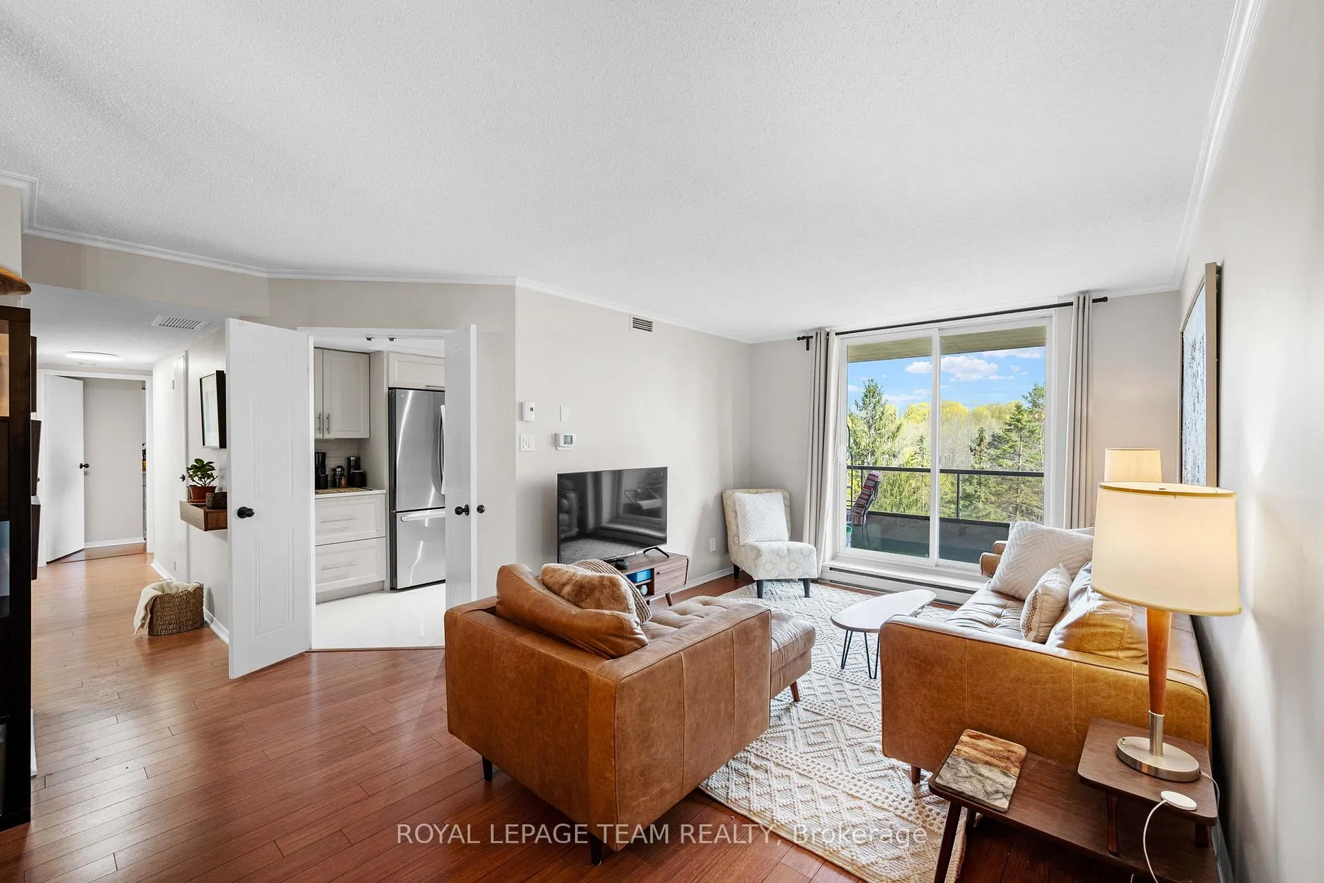 Photo 5 of Unit 402, 1705 Playfair Drive, Ottawa, Playfair Park — HOMEH