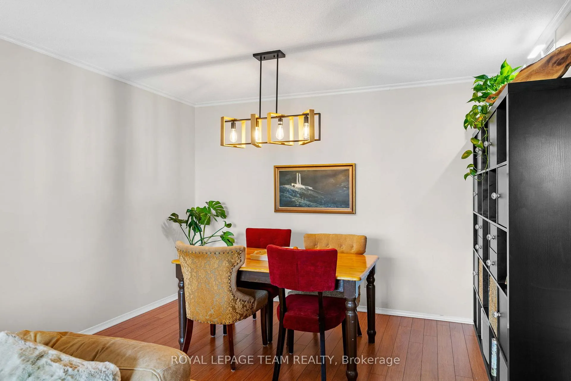 Photo 6 of Unit 402, 1705 Playfair Drive, Ottawa, Playfair Park — HOMEH