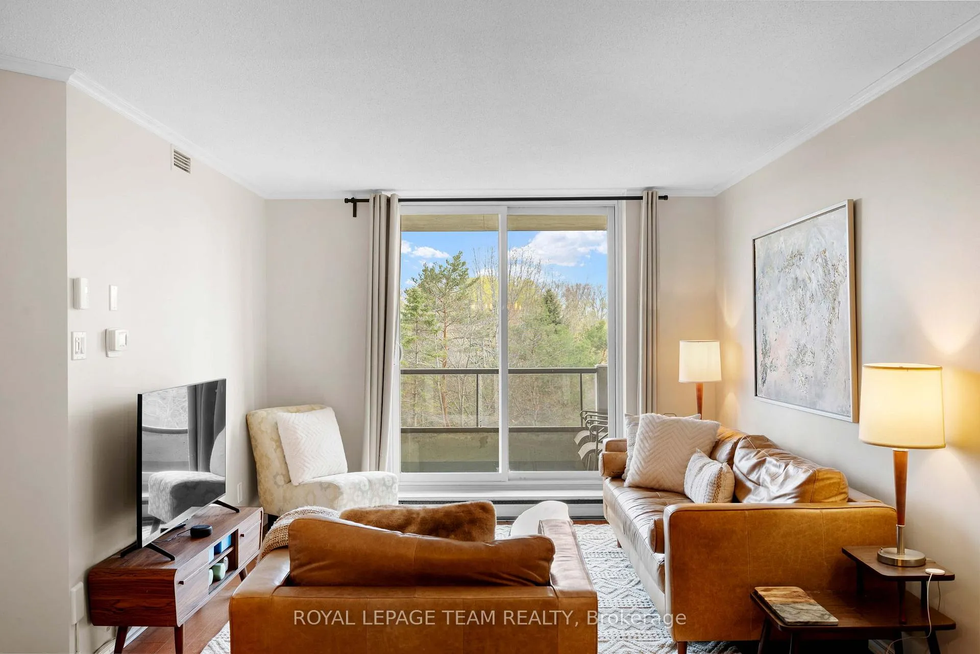 Photo 8 of Unit 402, 1705 Playfair Drive, Ottawa, Playfair Park — HOMEH