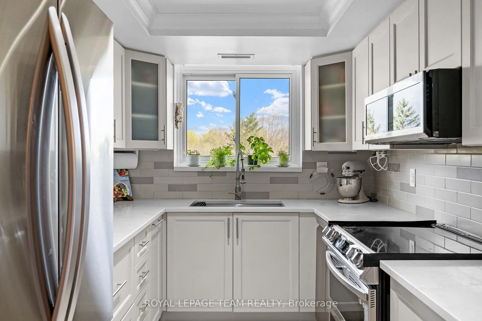 Photo 11 of Unit 402, 1705 Playfair Drive, Ottawa, Playfair Park — HOMEH
