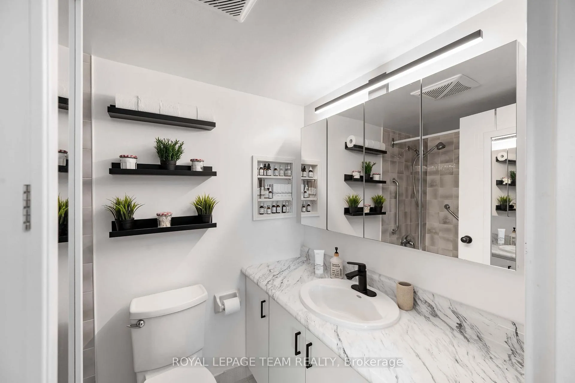 Photo 17 of Unit 402, 1705 Playfair Drive, Ottawa, Playfair Park — HOMEH