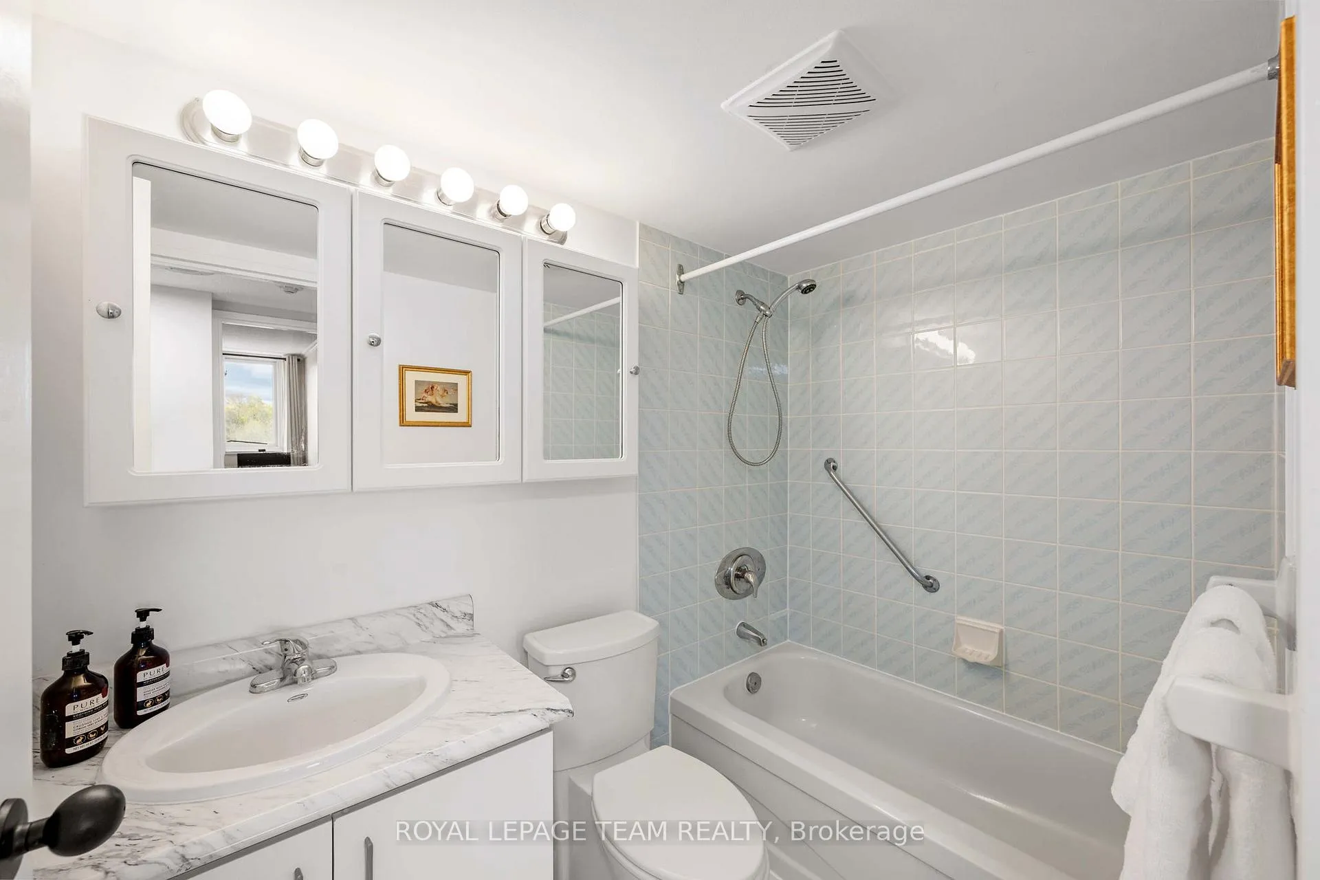 Photo 22 of Unit 402, 1705 Playfair Drive, Ottawa, Playfair Park — HOMEH