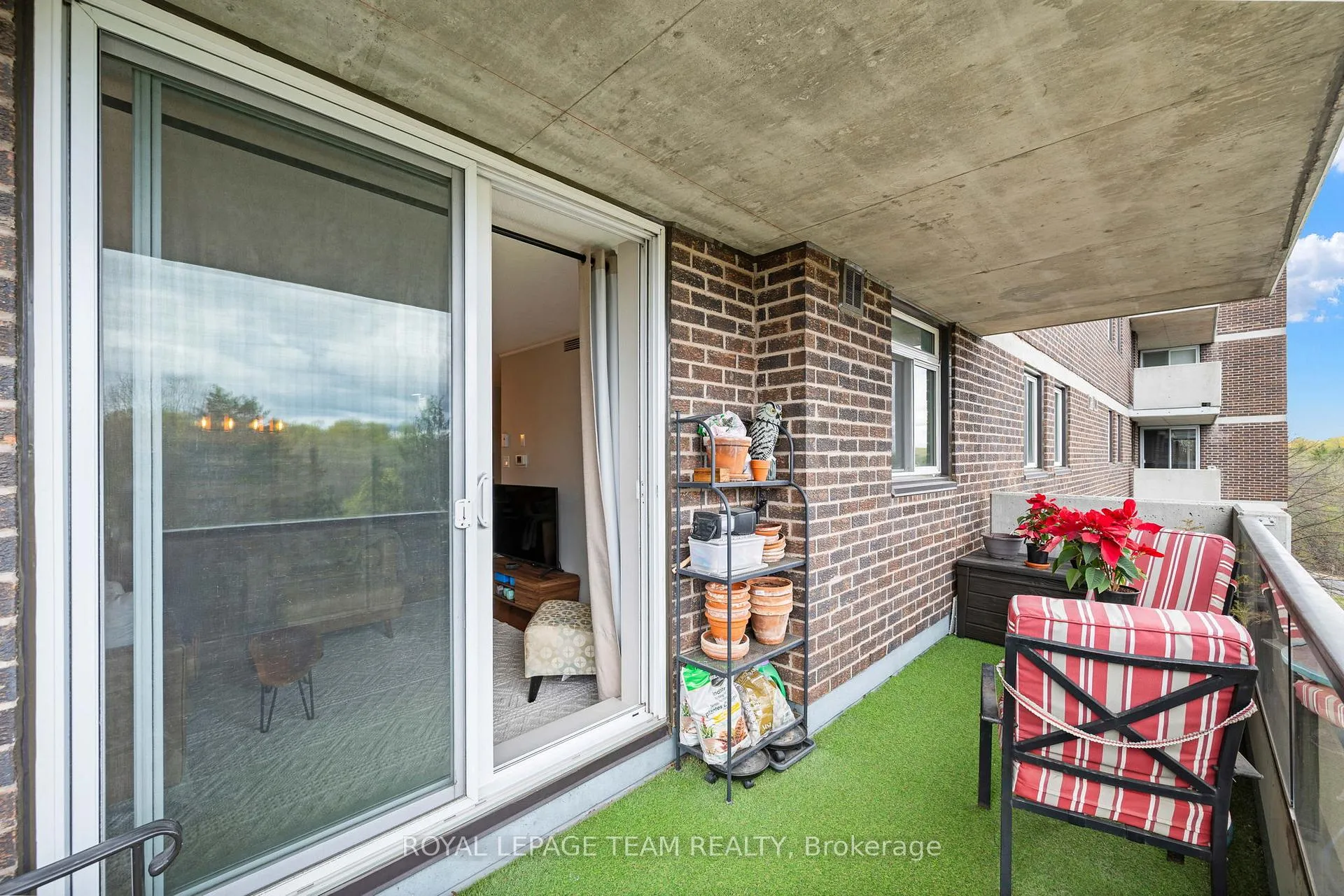 Photo 29 of Unit 402, 1705 Playfair Drive, Ottawa, Playfair Park — HOMEH
