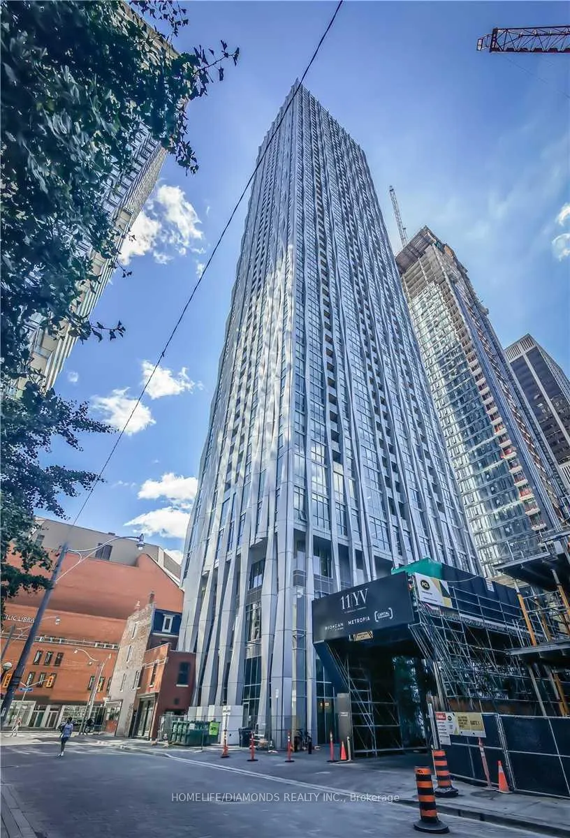 Photo of Unit 3302, 1 Yorkville Avenue