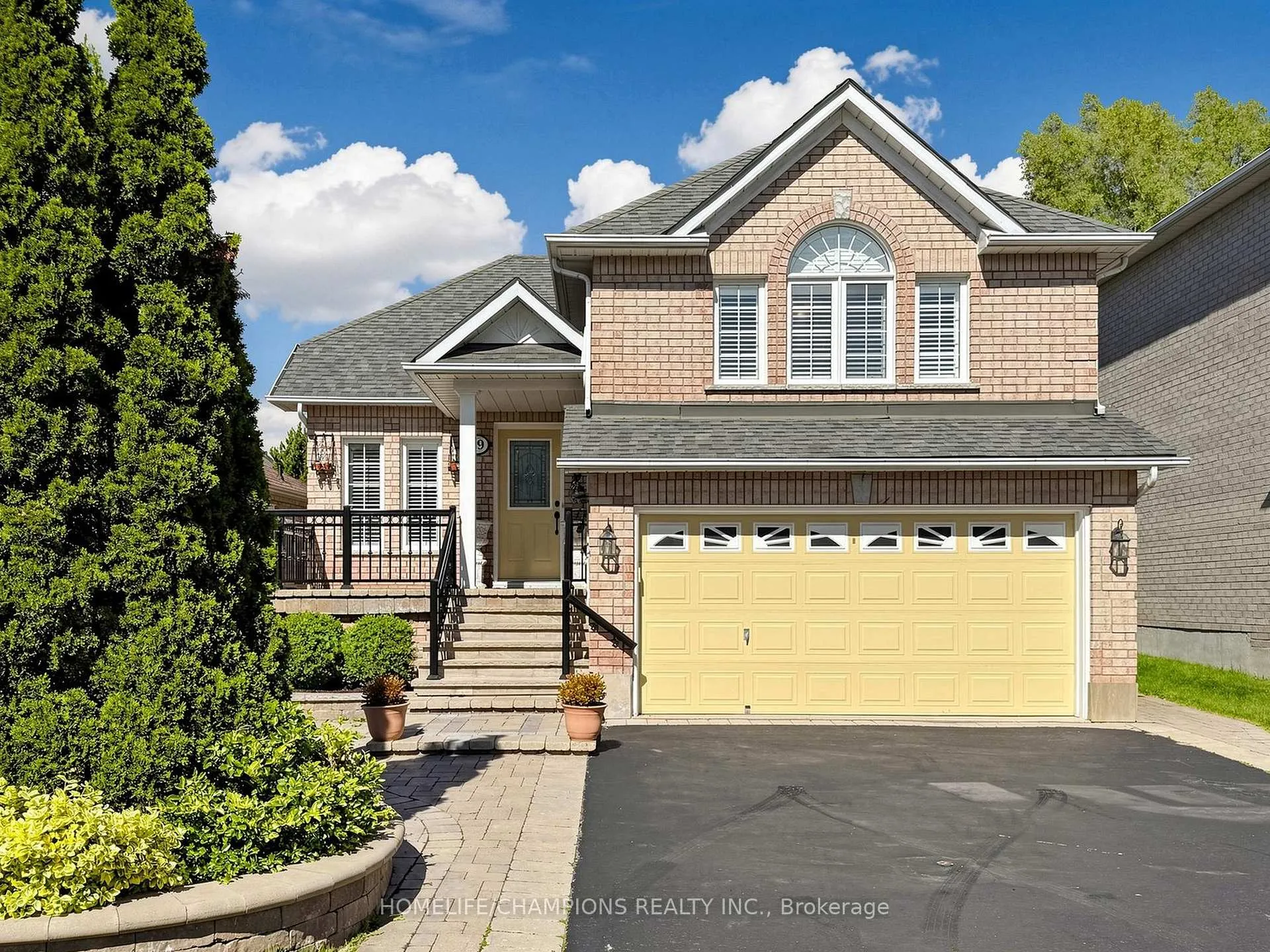 Photo 2 of 79 Abbyview Drive W, Whitby, Williamsburg — HOMEH
