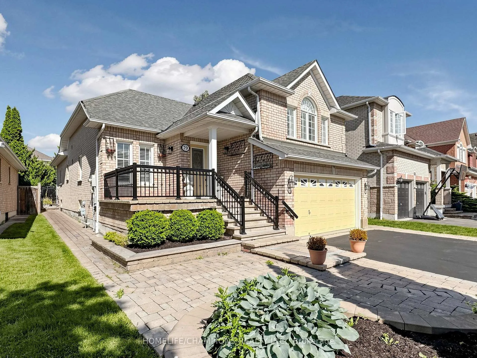 Photo 3 of 79 Abbyview Drive W, Whitby, Williamsburg — HOMEH