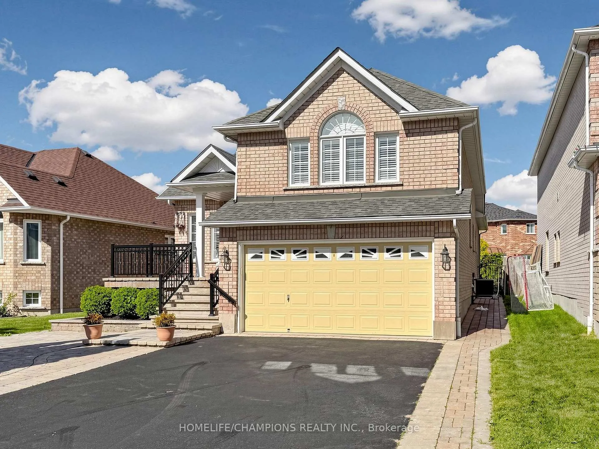 Photo 5 of 79 Abbyview Drive W, Whitby, Williamsburg — HOMEH