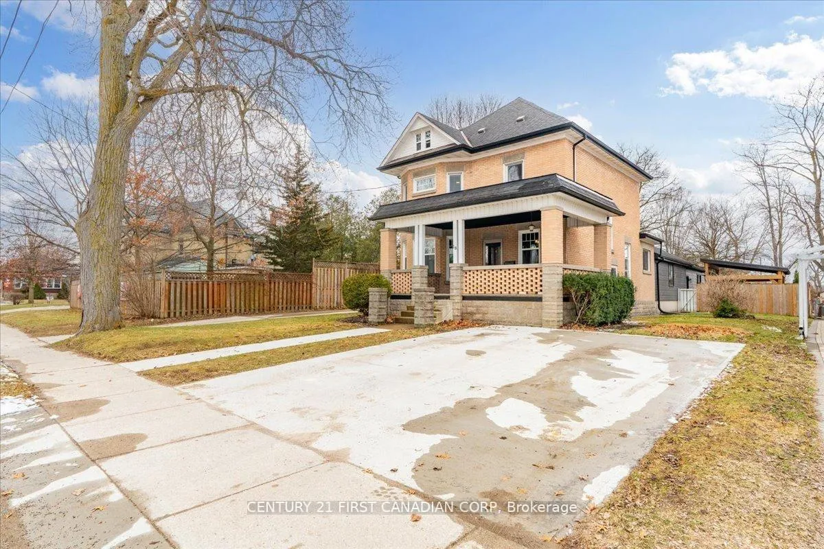 Photo 2 of 18 Colborne Street, Strathroy-Caradoc, NE — HOMEH
